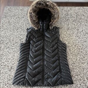 BCBGeneration Black Puffer Vest Down Blend w/Faux Fur Detachable Hood Sz M